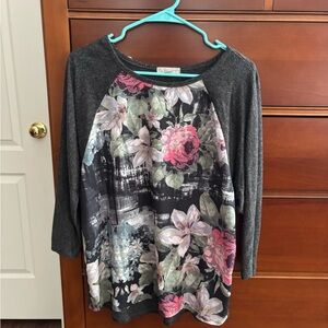 Dress Barn Floral Long Sleeve Top in Dark Gray and Pink